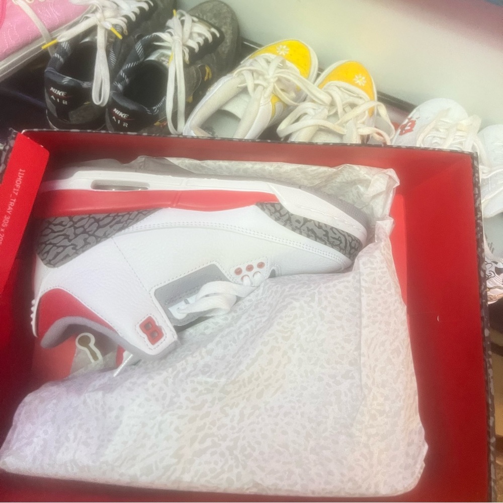 Jordan 3 Fire red